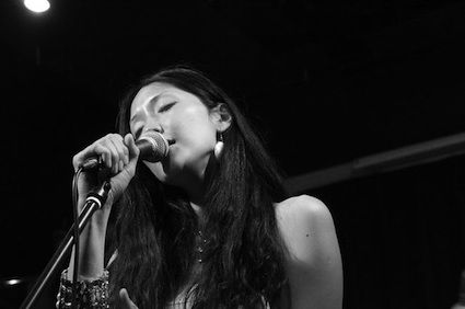 1219780_1767494051_227sma