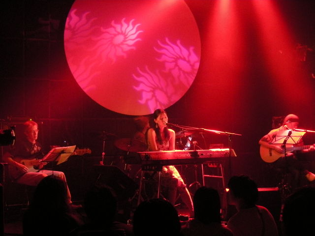 27705993_606341051_125large