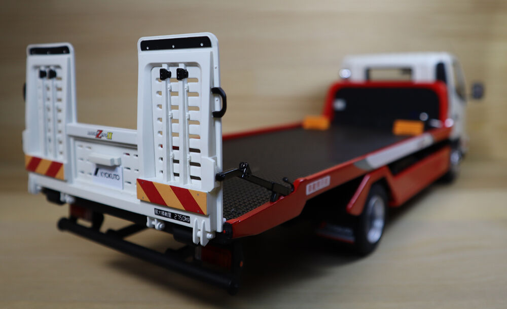 京商 サムライ 1/18 極東 フラトップ ゼロ ホワイト KSR18040W