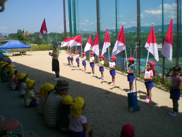 千里丘ナーサリー カラーガード４ ５歳児 蓮美幼児学園のブログ
