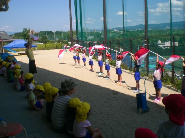 千里丘ナーサリー カラーガード４ ５歳児 蓮美幼児学園のブログ