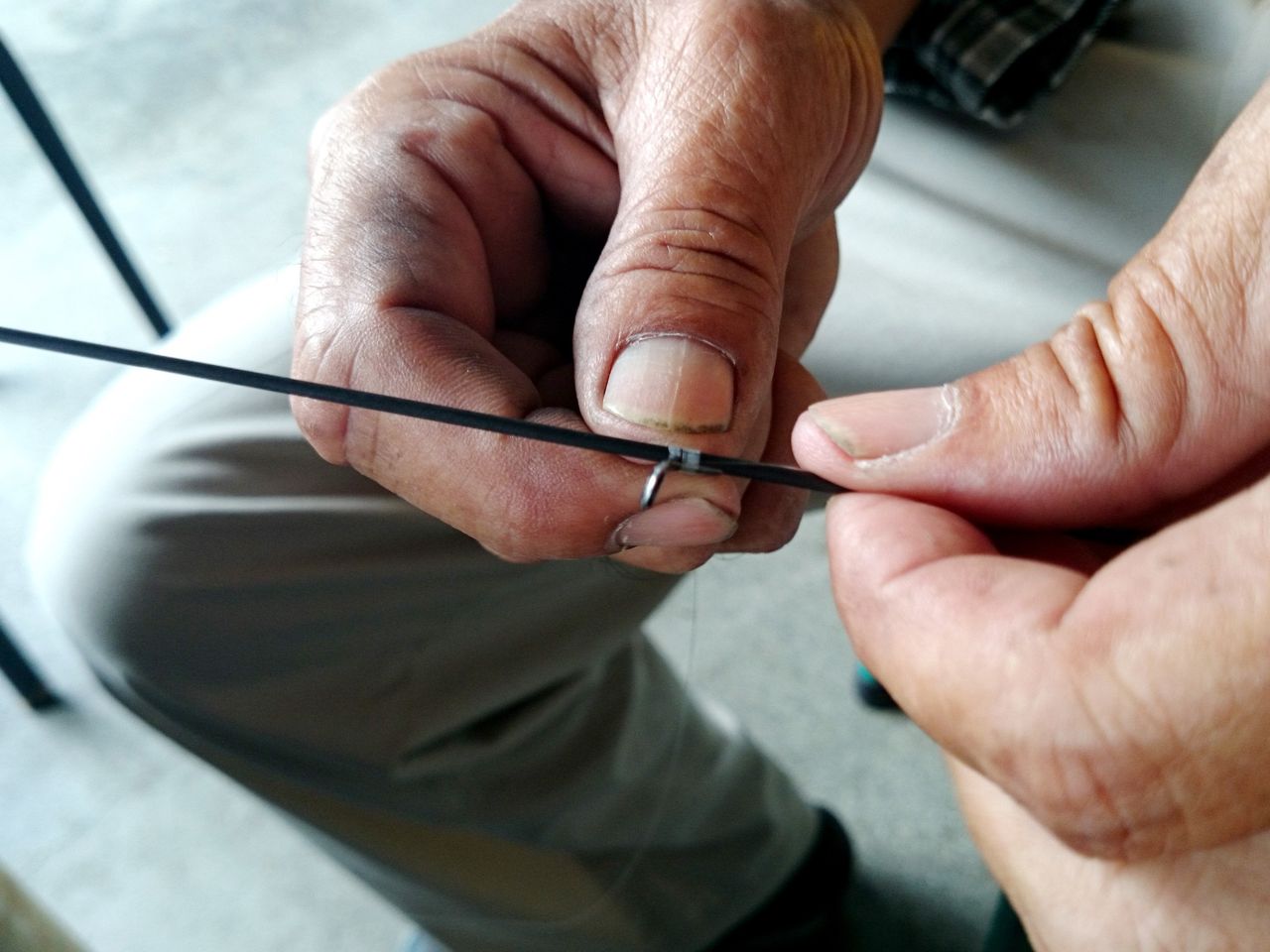 カーボンソリッド素材を研磨して折れた釣竿の穂先の修理 竹村貸舟店 高知県 浦ノ内湾 宇佐 須崎市横浪半島沖の船釣り 釣果情報 ブログ カーボンソリッド素材を研磨して折れた釣竿の穂先の修理 竹村貸舟店 高知県 浦ノ内湾 宇佐 須崎市横浪半島沖の船釣り 釣果情報 ブログ