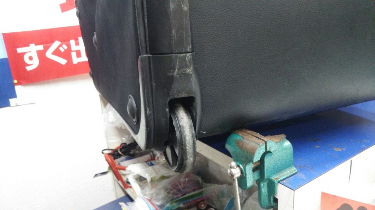 サムソナイトキャリーケースキャスター交換 リペアーショップ神戸魔法堂のblog