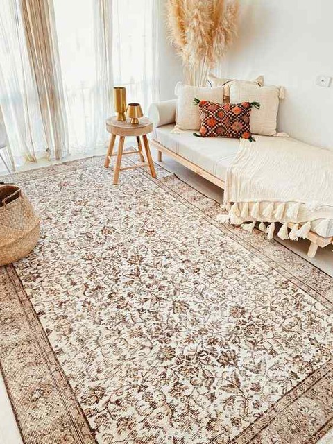 A-Light-Brown-Traditional-Bedroom-Carpet-Design