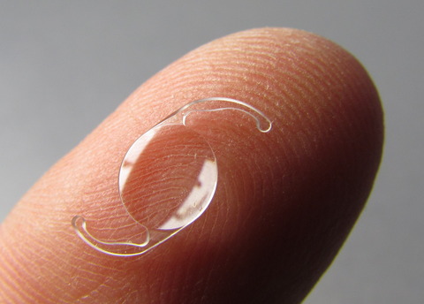 Hinterkammerlinse_01_(fcm)