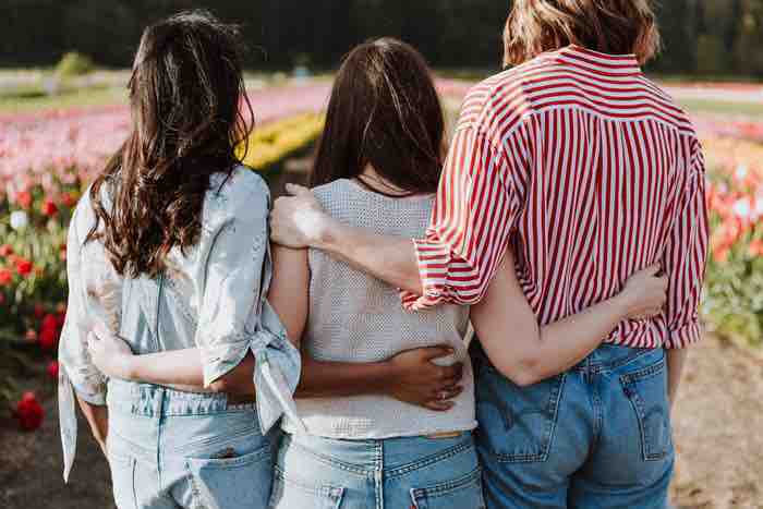 誰も助けてくれない と嘆くあなたに 生きる 意味 誰も助けてくれない と嘆くあなたに 生きる 意味