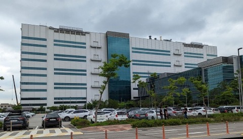 LG Paju z01
