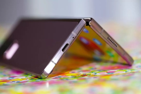 samsung-galaxy-z-fold-2-7360