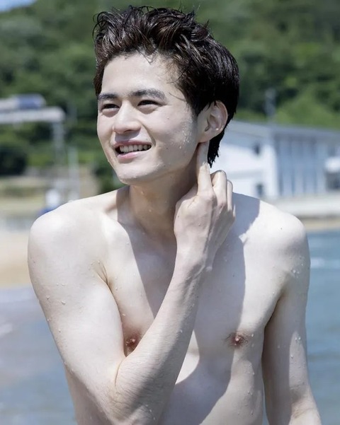 11031972鈴鹿央士