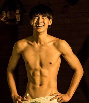 ソラリスの島 漏斗胸の男子