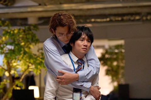 o1200080015681808047