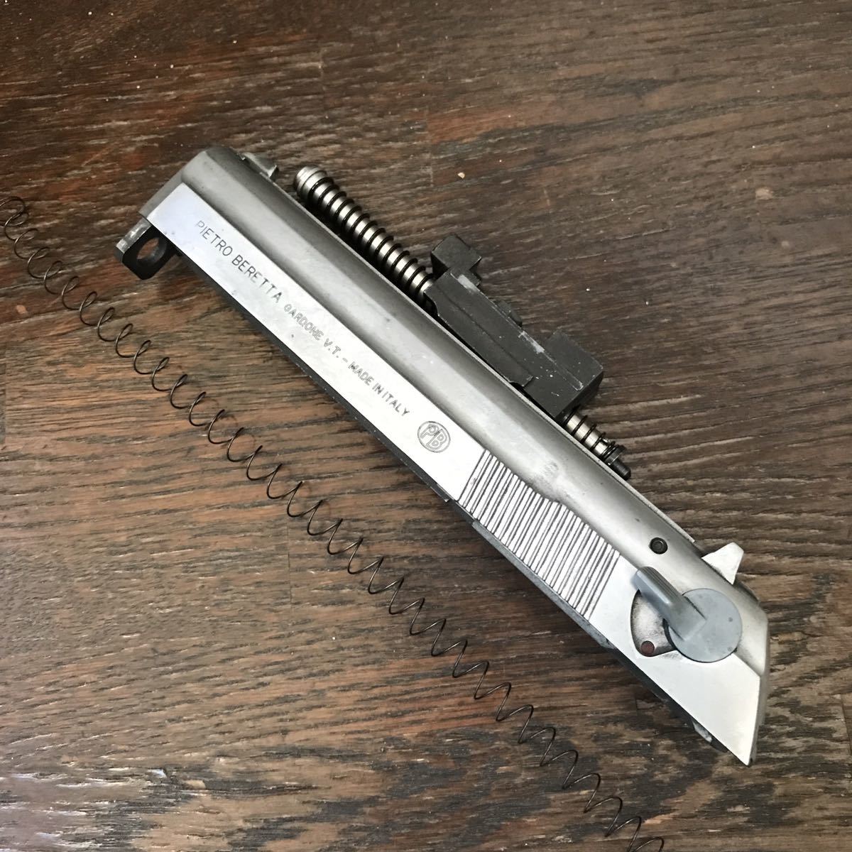 ZEKE製ベレッタクーガー・フルメタルカスタム　KSCクーガー　リアル！！送料無料！！完動品！！鬼レア送料無料 | KSC M8000クーガーF HW 07HK 18歳以上ガスブローバックガン