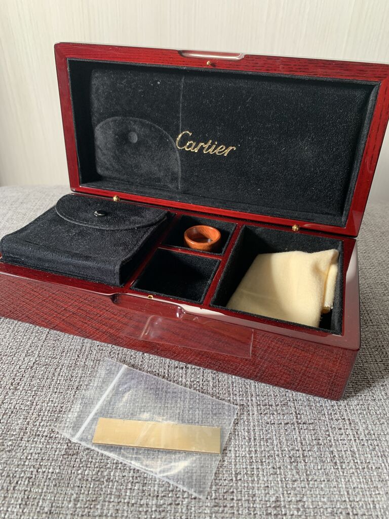 カルティエ 時計　箱　ボックス　クリーニングキット カルティエ 腕時計ケース ジュエリークリーナー クリーニング