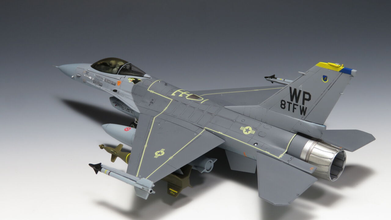 ハセガワ 1/72 F-16A PLUS ファイティングファルコン を作る