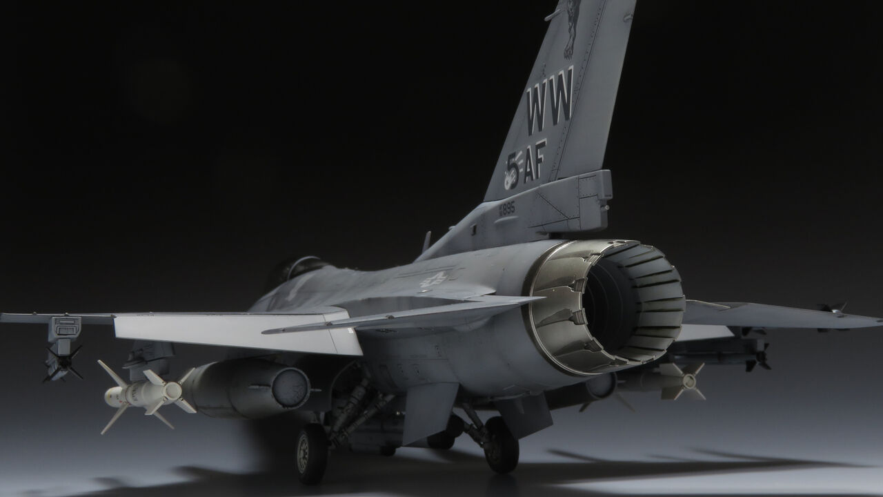 タミヤ 1/48 F-16CJ ファイティングファルコン 完成｜5AF司令官機仕様