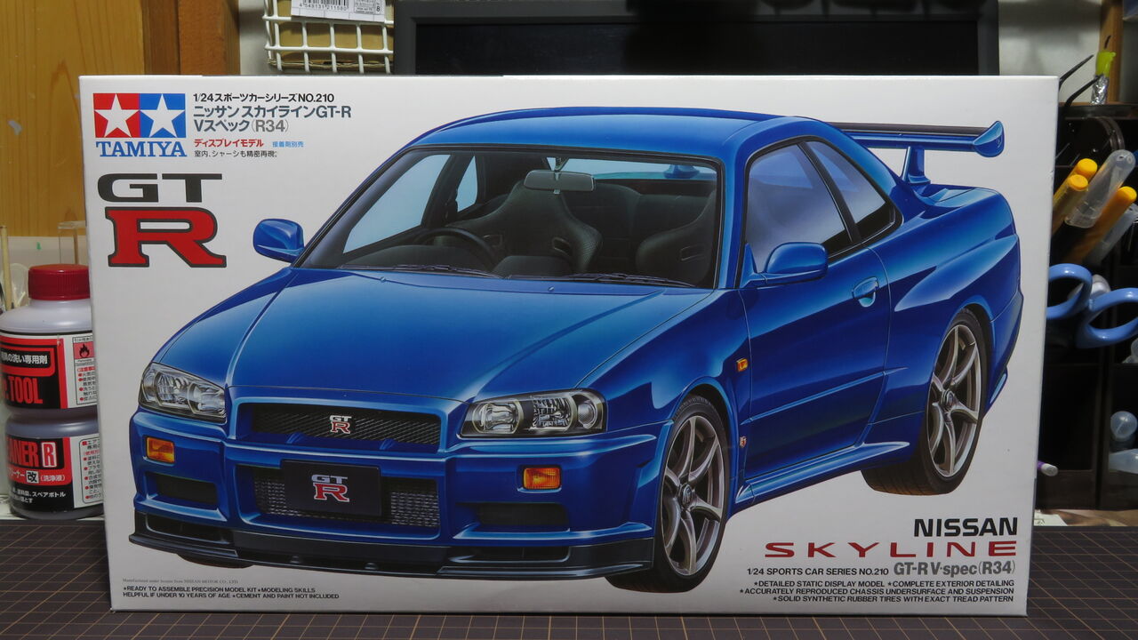 タミヤ 1/24 スカイライン GT-R R34 キャンディレッド塗装 完成品 1/24 ニッサン スカイライン GT-R Vスペック （R34）: スケール