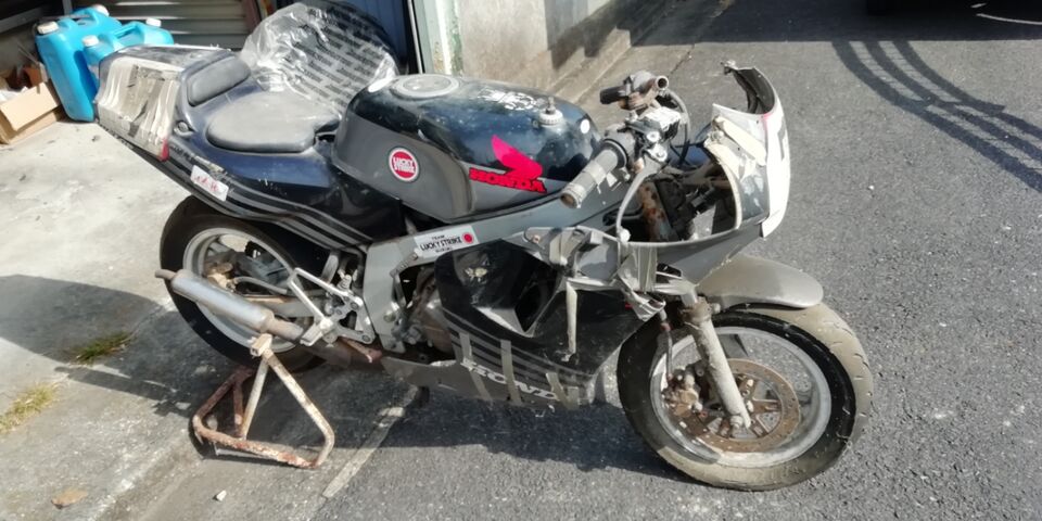 NSR50 タンクキャップオープンでギャー : こちらヒューストン NSR50 タンクキャップオープンでギャー : こちらヒューストン