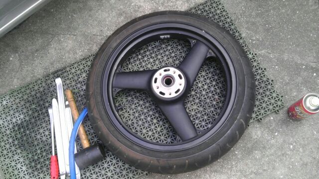 ZRX1100 ホイール 塗装準備 : こちらヒューストン