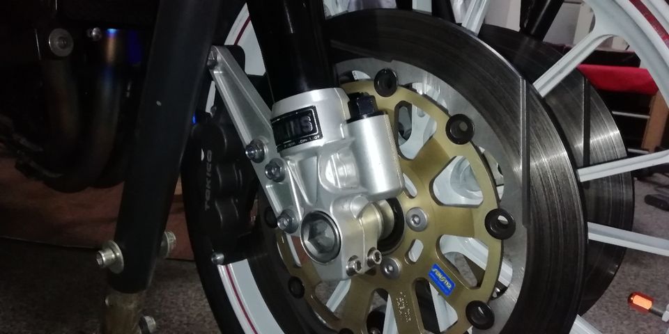ZRX1100 フロントブレーキキャリパー 人気メーカー ☆ZRX1100 TOKICO