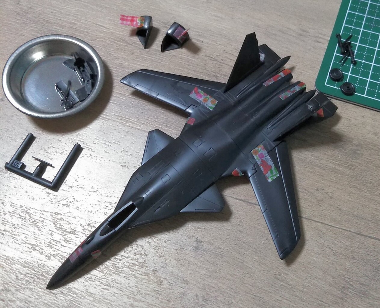 童友社 1/72 ロシア空軍 Su-47(S-37) ベルクート プラモデル アイドル