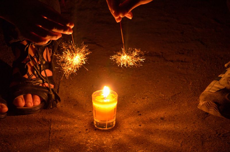 2490 遠方に花火の音の聞ゆなり 他一首 万葉歳時記 一日一葉