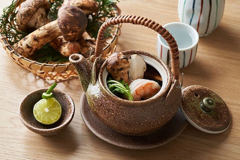 251014_盃にとくとく鳴りて土瓶蒸