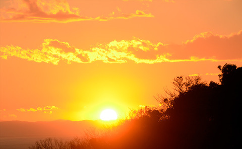 250923_嶺聳ちて秋分の闇に入る