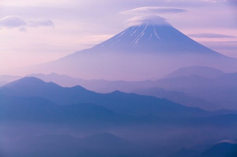 260223_富士にたつ霞程よき裾野かな