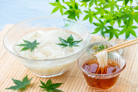 250715_三輪山の山下響《とよ》み行く水の