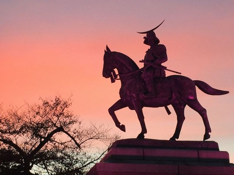 250524_浮世の闇を照してぞ行く