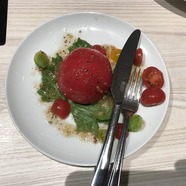 グルメツアー(こだわりすぎのトマトサラダ)