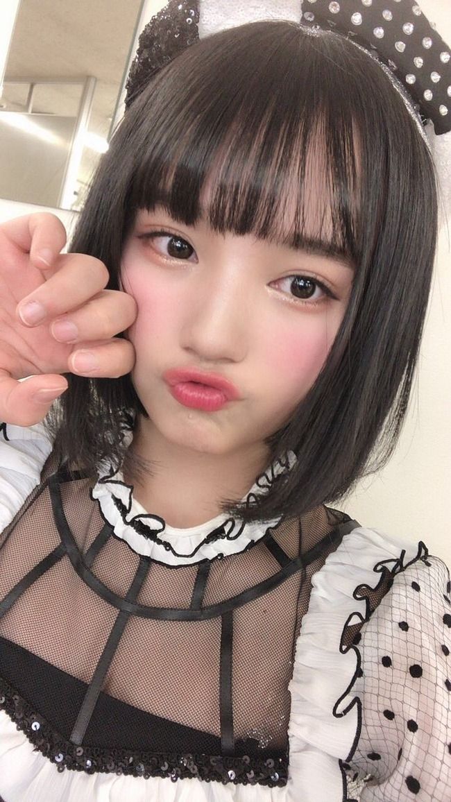 閲覧禁止 Akb48 矢作萌夏 ツイッターに 谷間モロ出し 写真を公開 ファン興奮 胸にしか目がいかない エンタメニュースフラッシュ