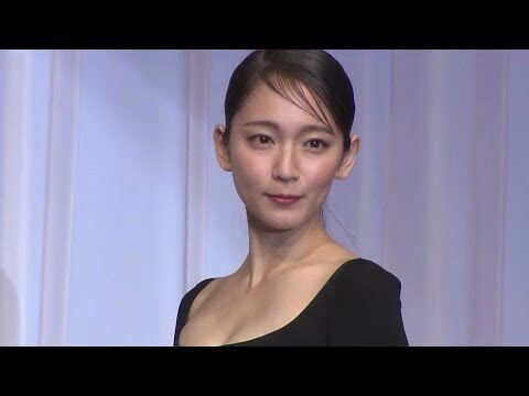 驚愕\u203b】吉岡里帆が「亀の頭チラッと見せ」ショットを公開!意味