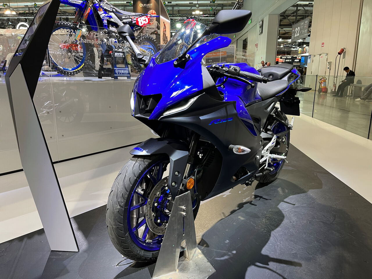 【本気】単なる原付じゃない！ヤマハ『YZF-R125』 : いまどきバイク