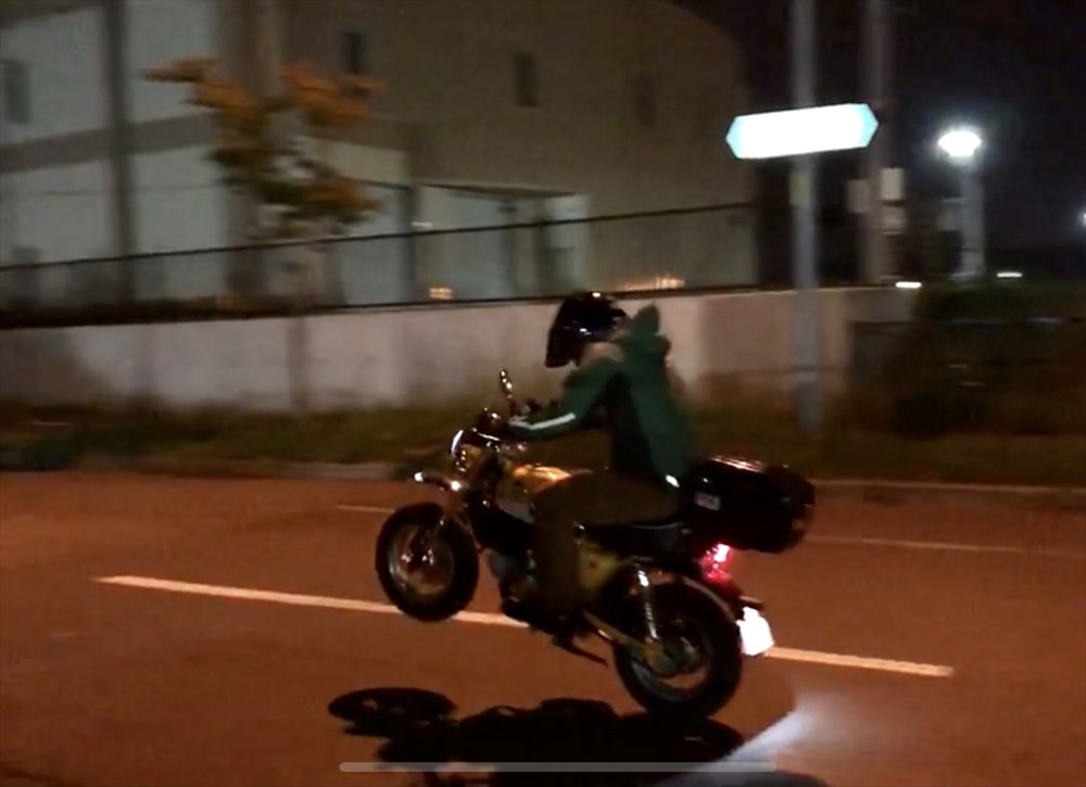 モンキー１２５でエクストリーム練習 風のままに走る