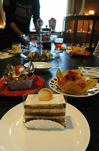 cakes