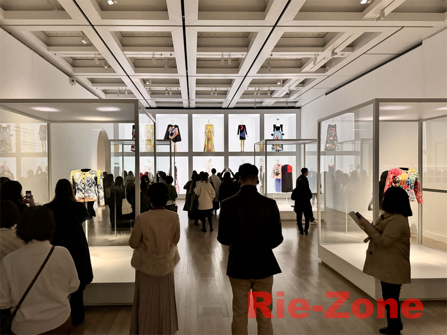 Rie-Zone : イヴ・サンローラン展へ行ってきました！