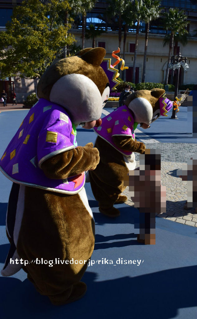 ちびっ子に人気なのはどっち プラザのチップとデール 栗鼠と犬と時々わたし ちびっ子に人気なのはどっち プラザのチップとデール 栗鼠と犬と時々わたし
