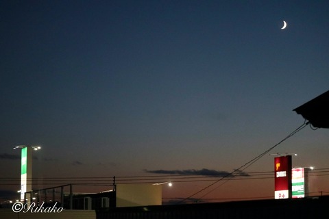 2024/11/06　マジックアワーと六日月