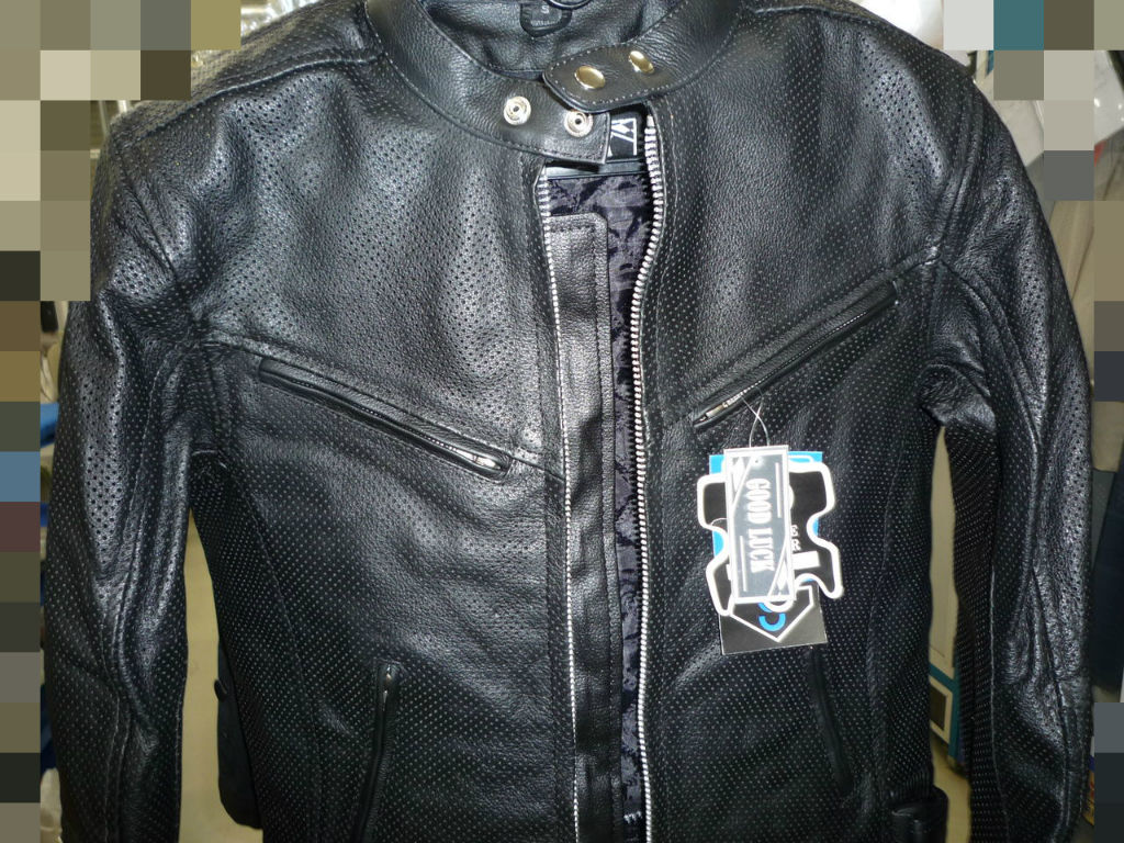 1.Harley_Davidsonの革ジャンと革ベスト ばら