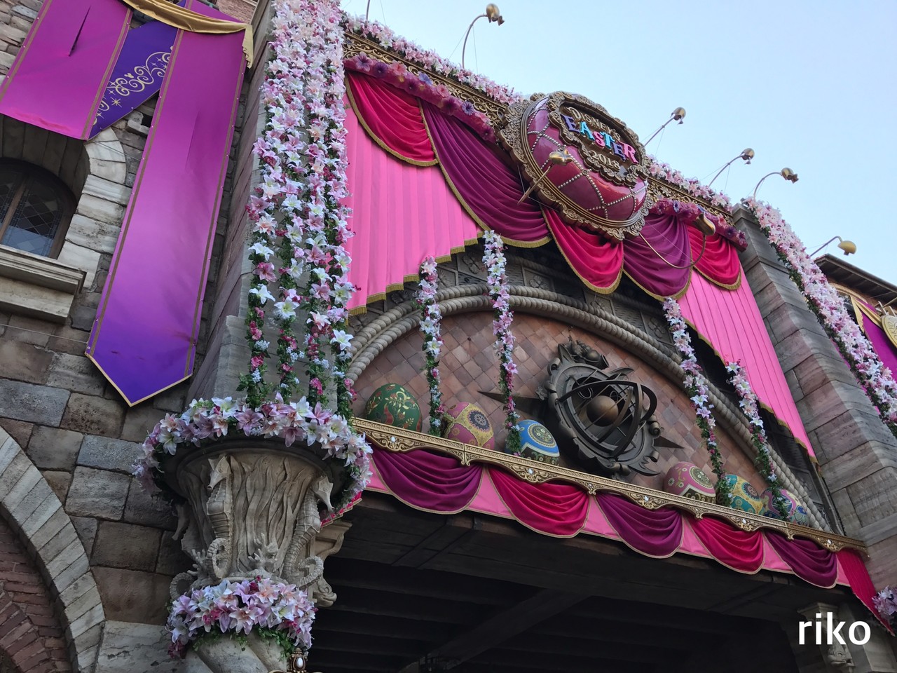 開催 春の祭典ディズニーイースター 美しきハーバーの装飾 ディズニー宝箱