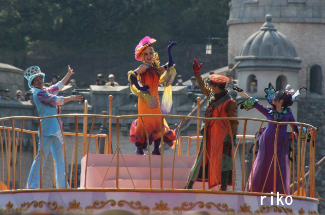 新作 衣装公開 大絶賛ファッショナブルイースター17 ディズニー宝箱