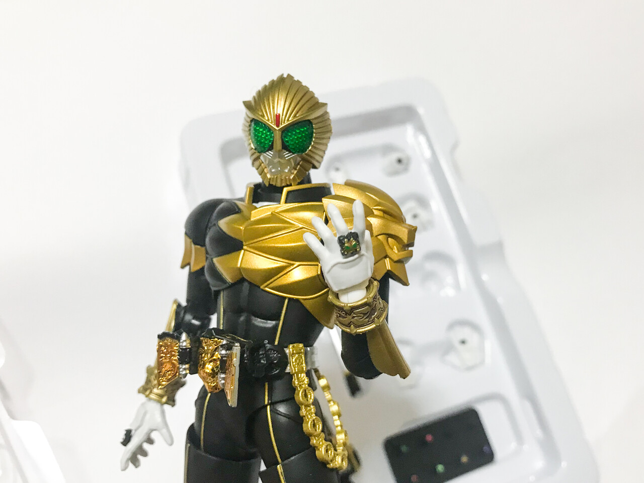 S.H.Figuarts（真骨彫製法） 仮面ライダービースト&マントセット-