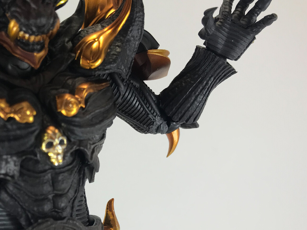 S.H.Figuarts 真骨彫 暗黒騎士キバ (呀)微改修 : K.R.りくほは改造人間 