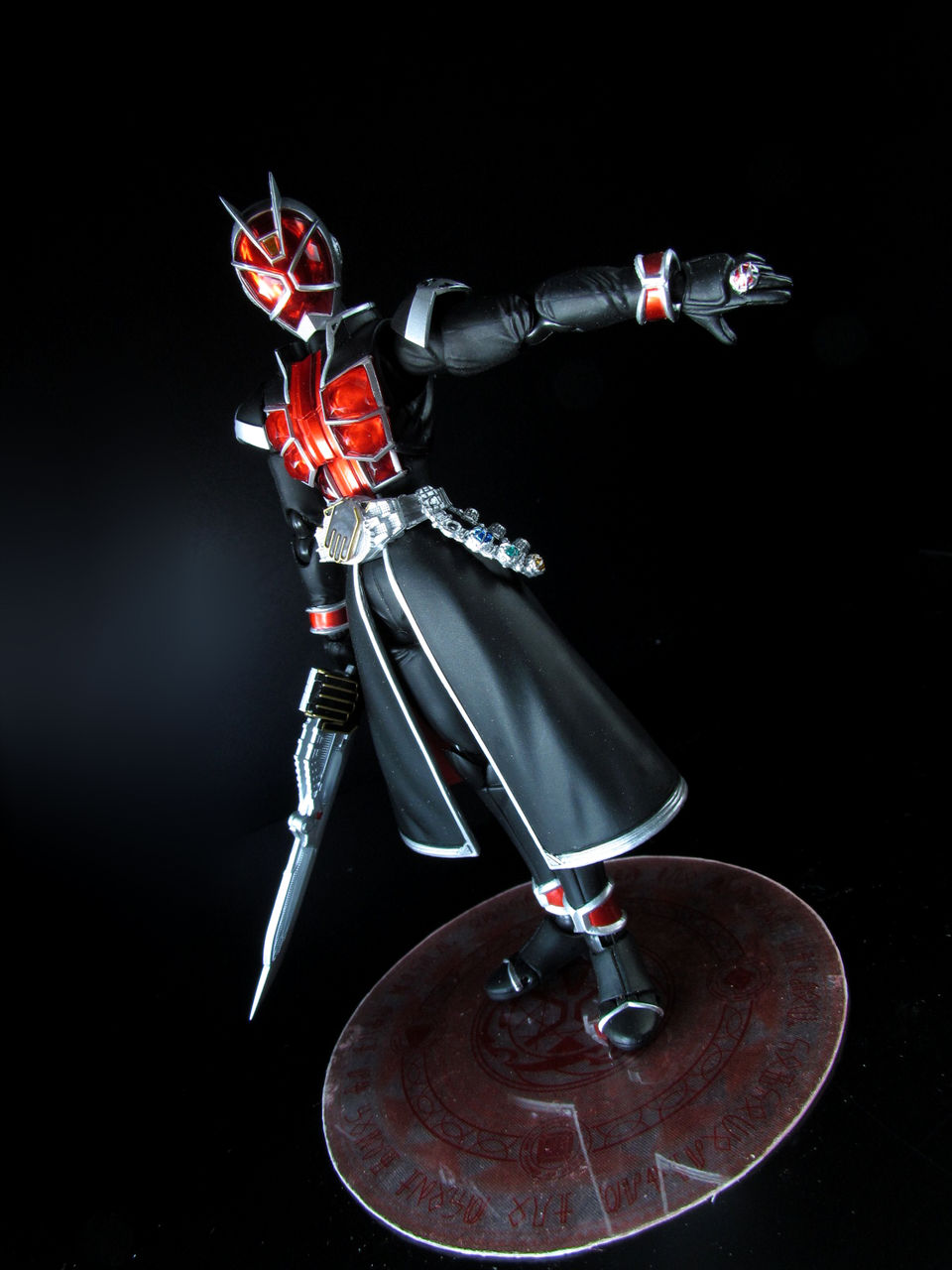 S.H.ﾌｨｷﾞｭｱｰﾂ 仮面ライダーウィザードフレイムスタイル レビュー