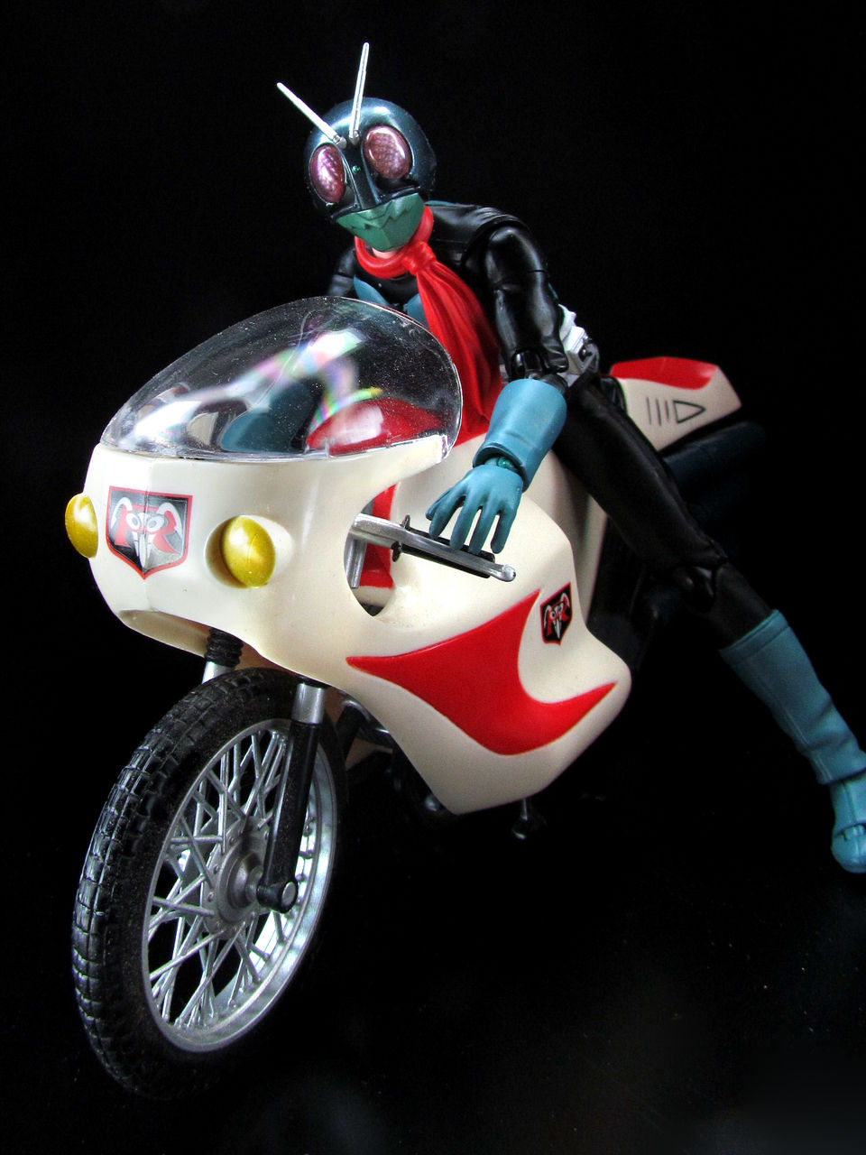 フィギュアーツ 改造サイクロン号 Amazon.co.jp: TAMASHII NATIONS S.H.フィギュアーツ サイクロン