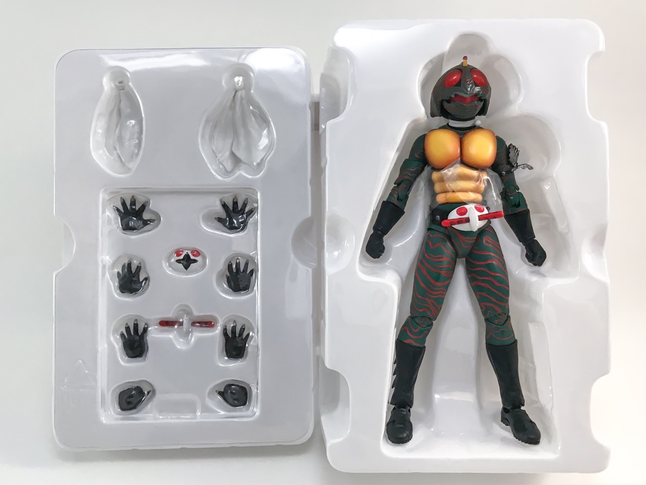 S.H.フィギュアーツ仮面ライダーアマゾン(真骨彫製法) 顔の微 S.H.フィギュアーツ仮面ライダーアマゾン(真骨彫製法) 顔の微