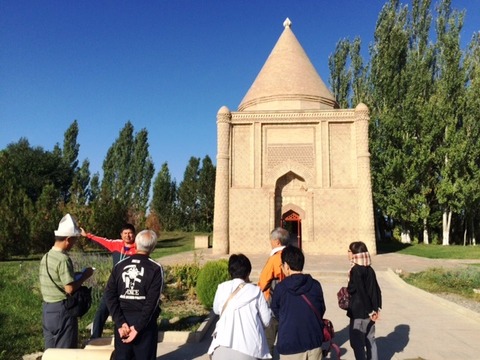 Aisha_Bibi_Mausoleum_02