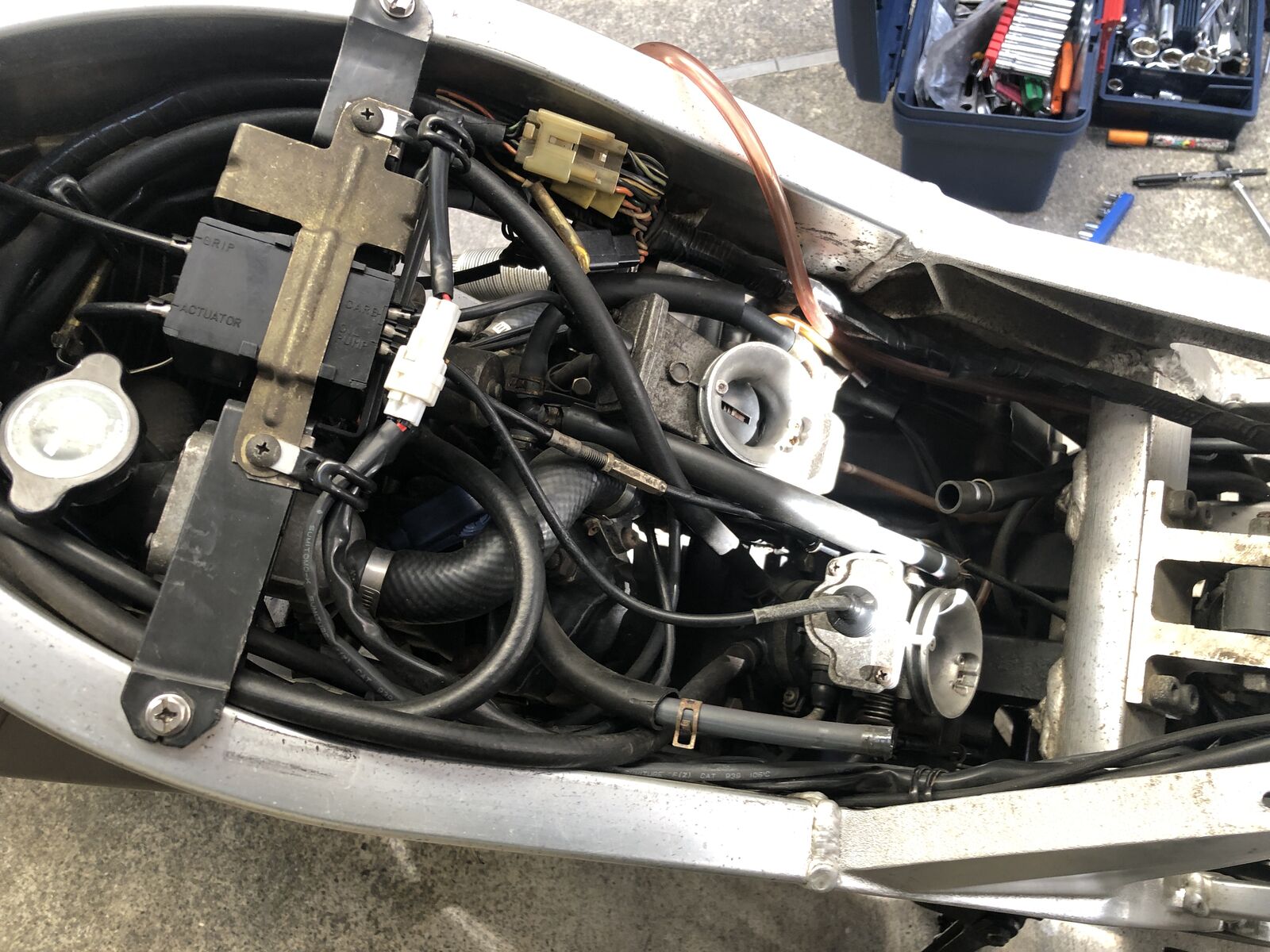 ウルフ250：スターターバルブの交換 : ここんところ++