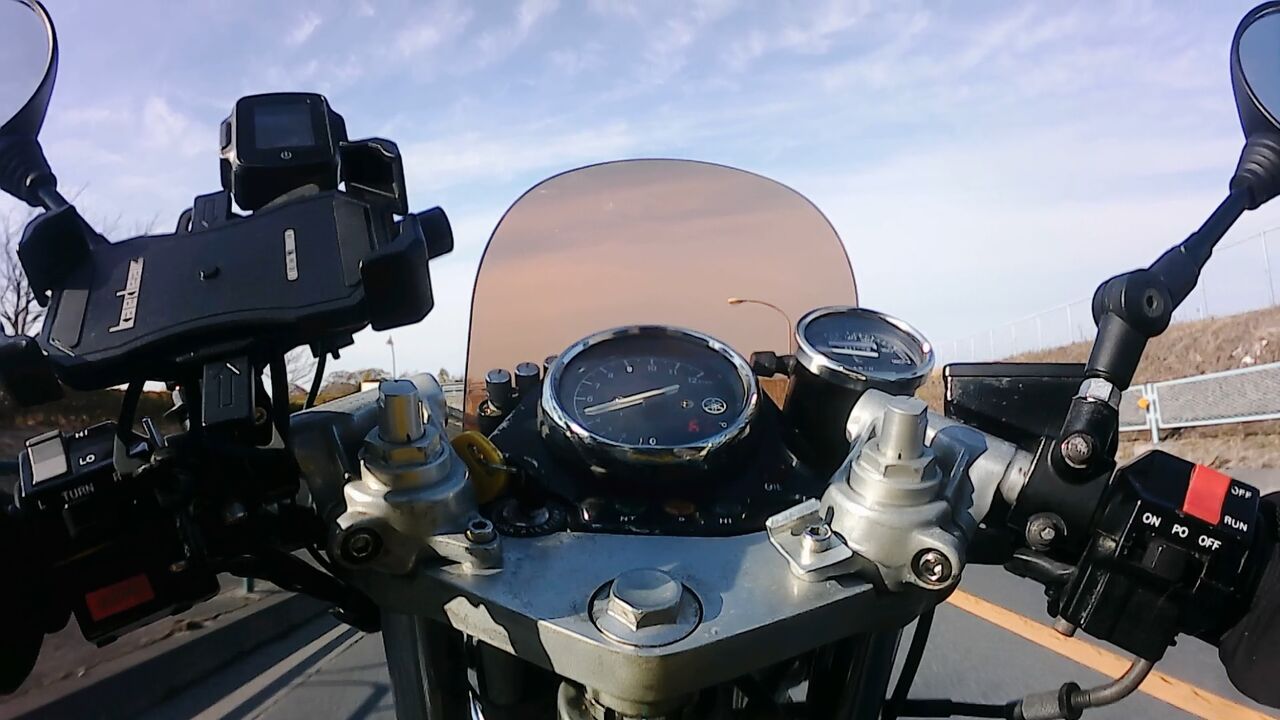 ガソリンタンクキャップにアクションカメラをマウントする ここんところ